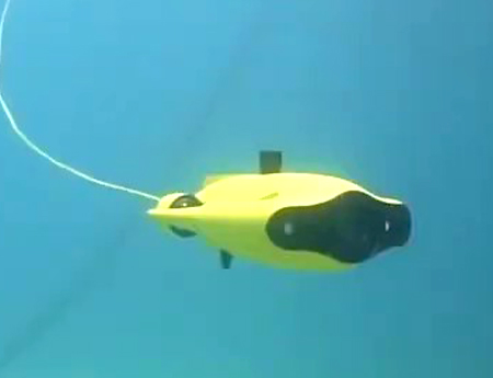 水中ドローン