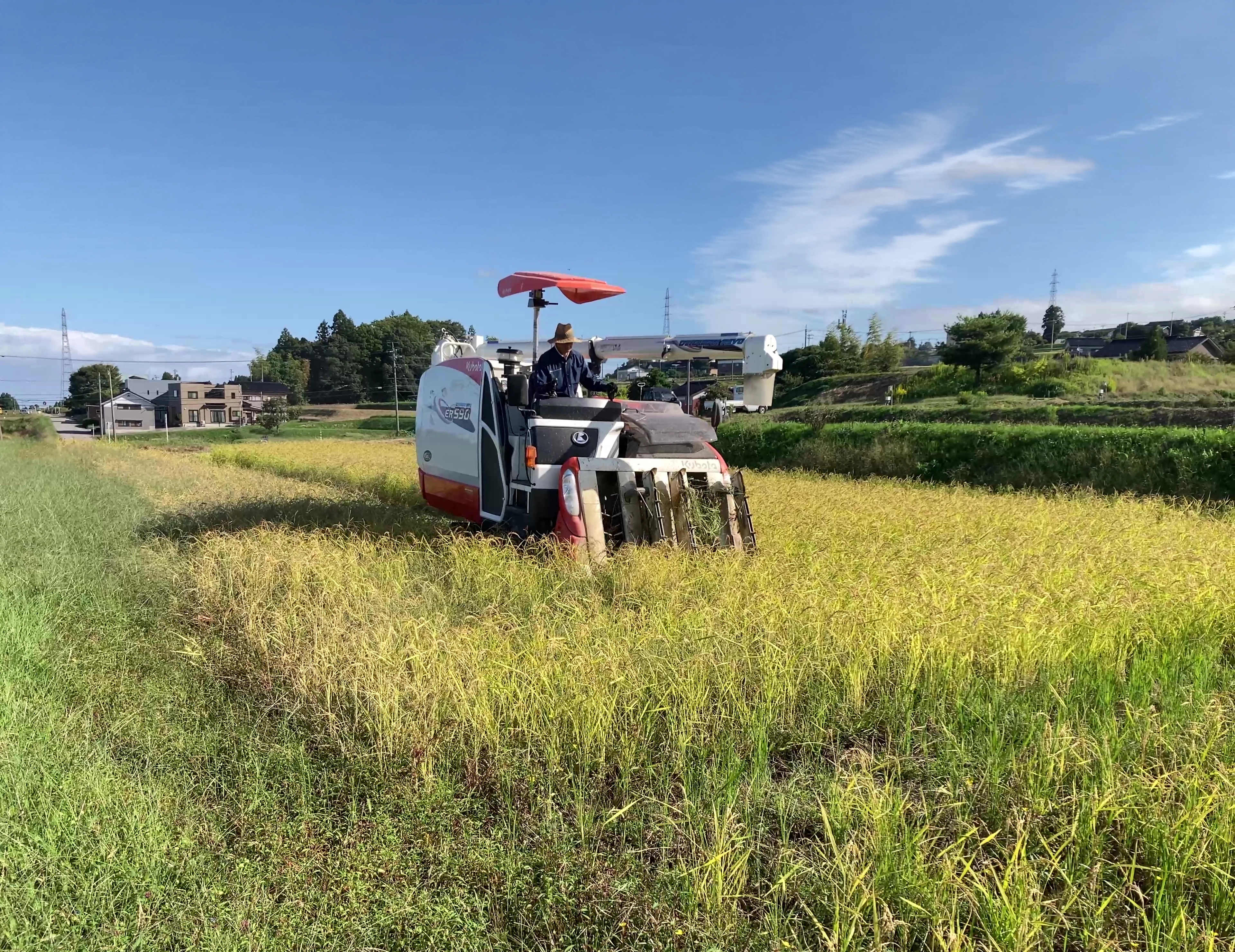 自動運転トラクターの映像